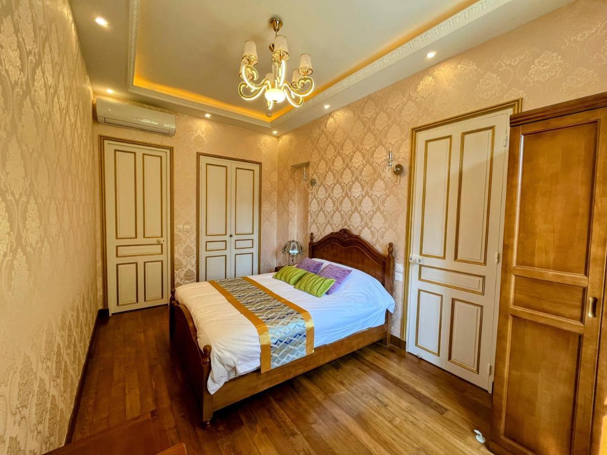 Chateau De Moliens Luaran gambar