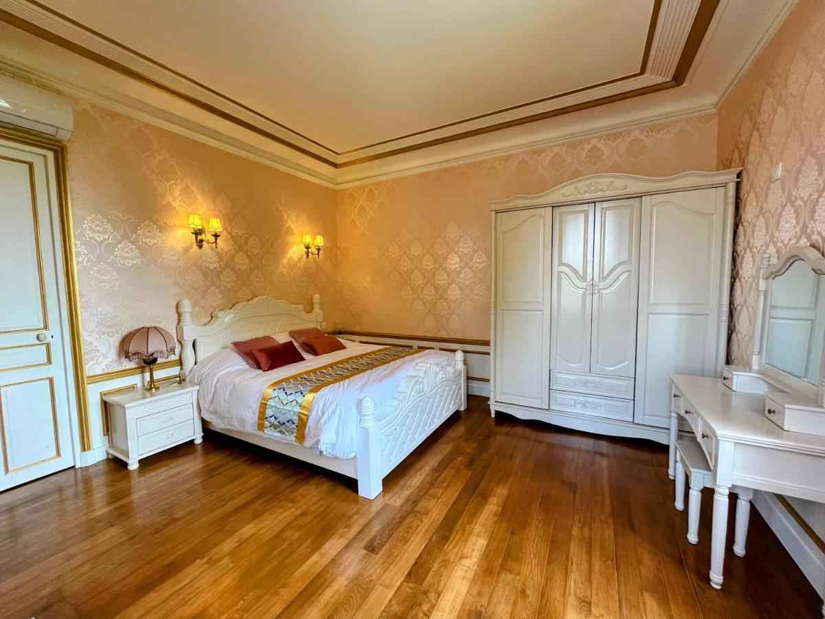 Chateau De Moliens Luaran gambar