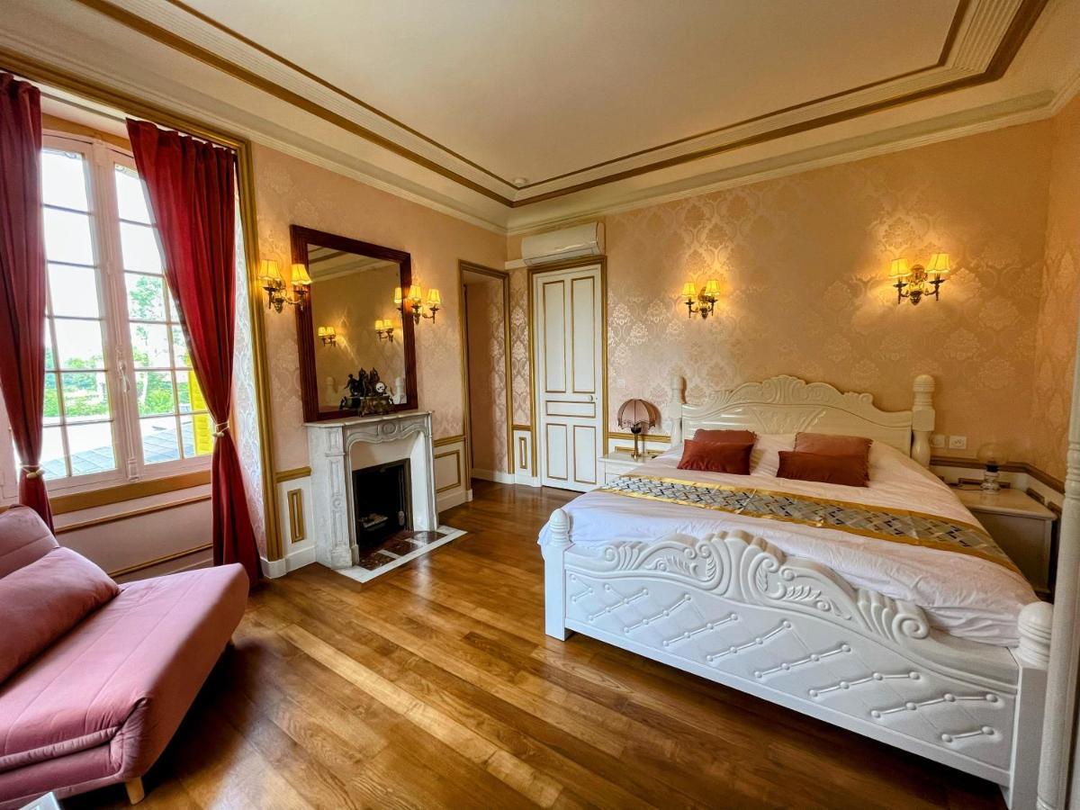 Chateau De Moliens Luaran gambar